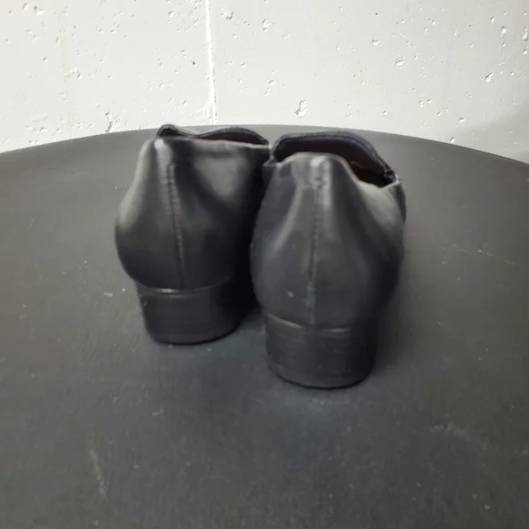 Trotters Women's Black Leather Loafers NWOT Sz 6.5 - Picture 3 of 11